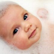 le bain de bébé - la toilette