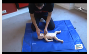 Réanimer un bébé qui ne respire plus