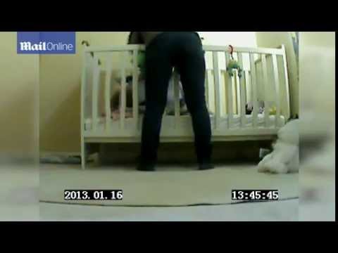 Une nounou filmée en train de maltraiter un bébé