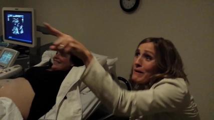 Elle assiste à l&rsquo;échographie de sa sœur qui lui réserve une surprise